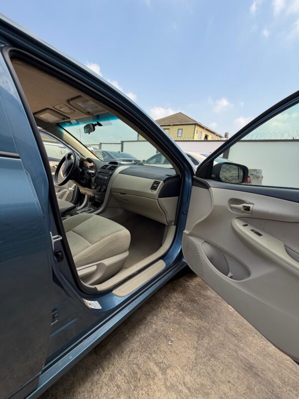 2012 Toyota Corolla LE