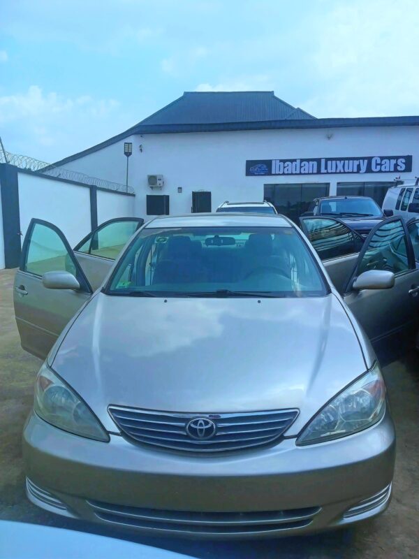 2004 Toyota Camry LE