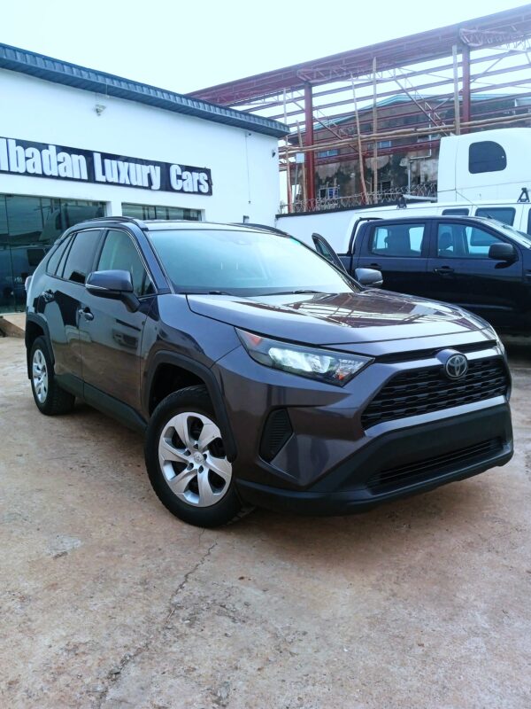 2019 Toyota RAV4 LE