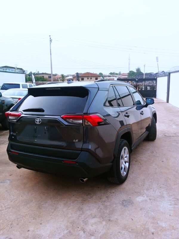 2019 Toyota RAV4 LE